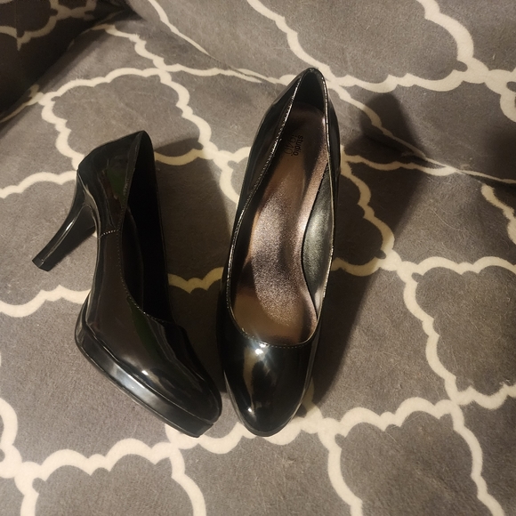 Shoes.. - Picture 7 of 12